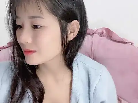 Snapshot of Lie_liee chatting on December 2025 09:20:01 PM Lie liee online show from December 2025 09:20:01 PM