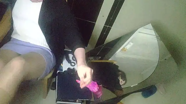 Snapshot of LilithsEve chatting on October 2025 11:37:01 PM LilithsEve online show from October 2025 11:37:01 PM