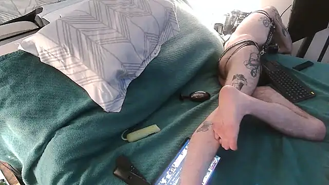 hungbot online show from December 2025 01:31:02 PM