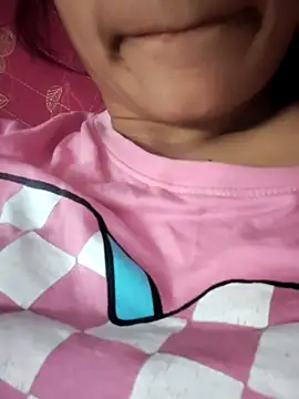 Queen-Bee143 online show from February 2026 03:13:02 AM