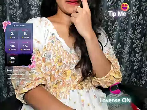 Queen-Bee143 online show from March 2026 06:04:02 PM