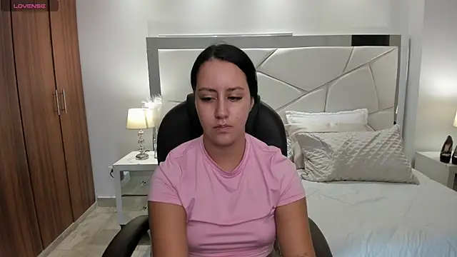 Natasha Kiim  online show from April 2026 03:40:02 AM