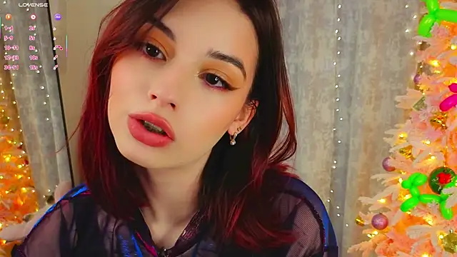 Snapshot of LunaraRada chatting on January 2026 04:09:02 PM LunaraRada online show from January 2026 04:09:02 PM