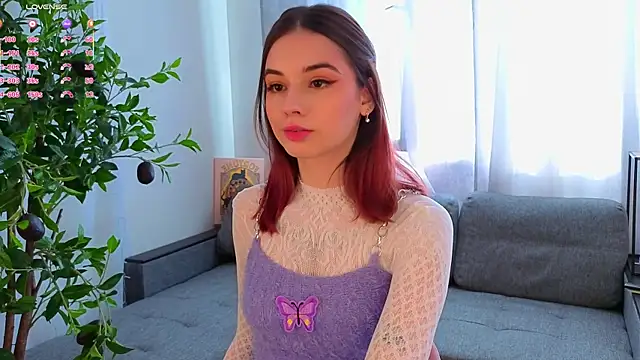 Snapshot of LunaraRada chatting on March 2026 09:14:02 AM LunaraRada online show from March 2026 09:14:02 AM