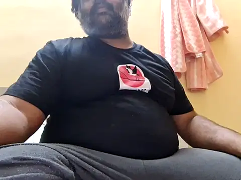 Snapshot of BigShowXxXx@xh chatting on May 2026 06:05:02 PM BigShowXxXxxh online show from May 2026 06:05:02 PM