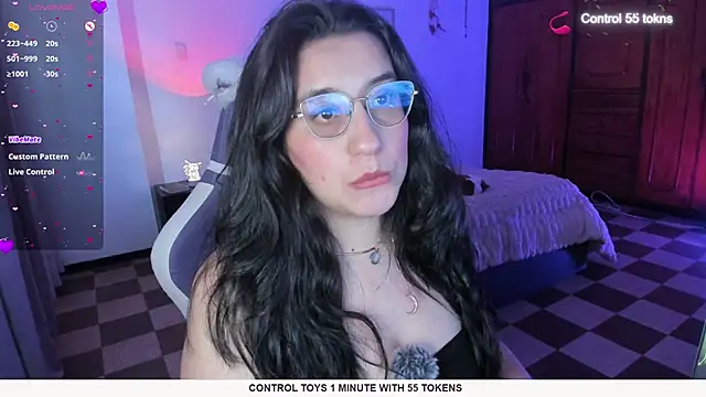 Snapshot of tellmemaddie chatting on May 2026 09:01:02 PM tellmemaddie online show from May 2026 09:01:02 PM