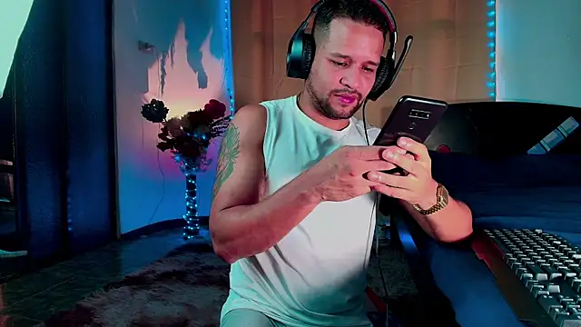 LucasGaeel online show from October 2025 04:47:01 PM