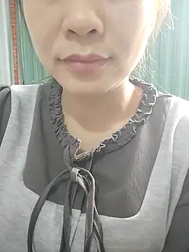 Snapshot of Girl_Shy2000 chatting on November 2025 02:32:02 AM Girl Shy2000 online show from November 2025 02:32:02 AM