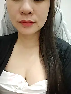 Snapshot of Girl_Shy2000 chatting on November 2025 10:21:01 PM Girl Shy2000 online show from November 2025 10:21:01 PM