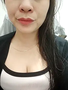 Snapshot of Girl_Shy2000 chatting on November 2025 11:54:01 AM Girl Shy2000 online show from November 2025 11:54:01 AM