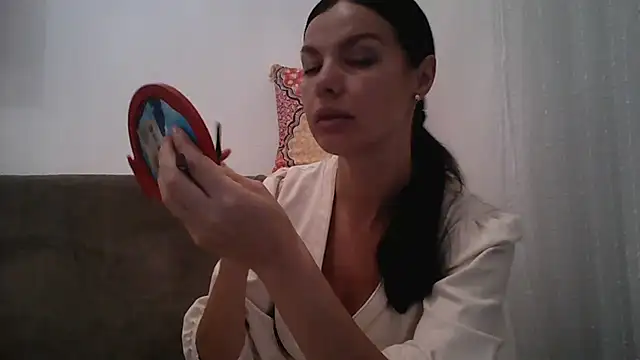 Lorivell online show from October 2025 06:09:01 PM