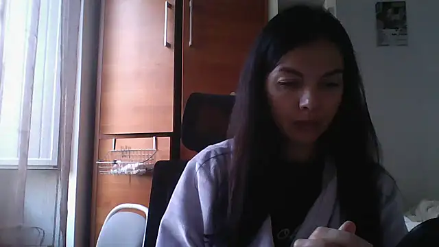 Lorivell online show from November 2025 10:41:02 AM