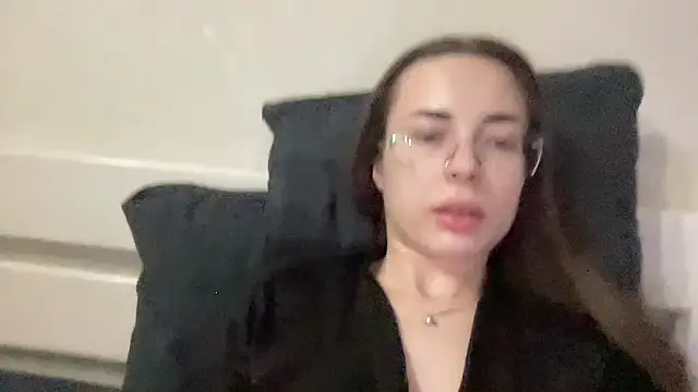 Feynelle online show from October 2025 09:10:02 PM