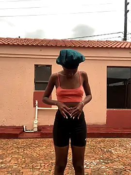 Caramel102004 online show from December 2025 08:43:01 AM