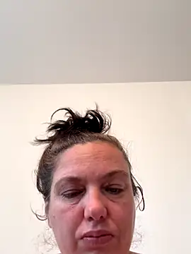 Snapshot of Eleanorxx chatting on October 2025 08:29:02 AM Eleanorxx online show from October 2025 08:29:02 AM