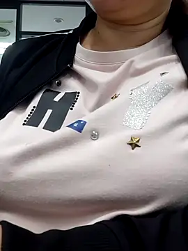 Snapshot of Kimkhaepretty chatting on November 2025 03:17:01 AM Kimkhaepretty online show from November 2025 03:17:01 AM