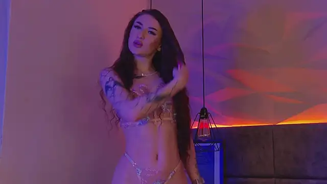 Luna Olsen online show from November 2025 06:40:01 PM