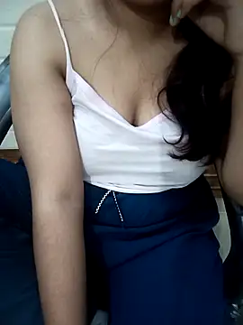 Snapshot of Minakshi_677 chatting on December 2025 07:53:02 PM Minakshi 677 online show from December 2025 07:53:02 PM