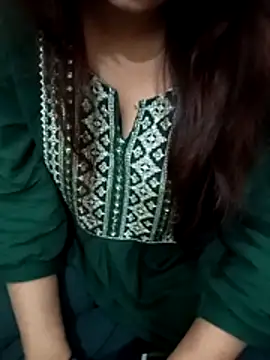 Snapshot of Minakshi_677 chatting on December 2025 05:28:02 PM Minakshi 677 online show from December 2025 05:28:02 PM