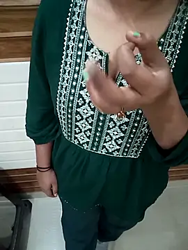 Snapshot of Minakshi_677 chatting on December 2025 08:03:02 PM Minakshi 677 online show from December 2025 08:03:02 PM