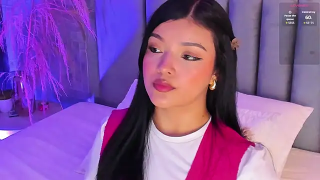 EmmaBlossom online show from October 2025 06:28:02 PM