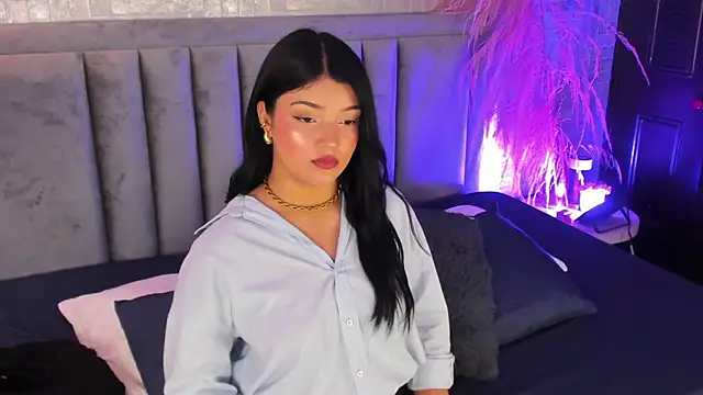 EmmaBlossom online show from October 2025 03:29:02 PM