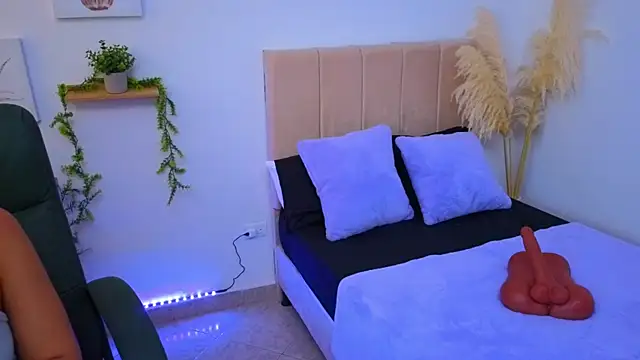 pequitasmedusa9 online show from October 2025 04:40:02 PM