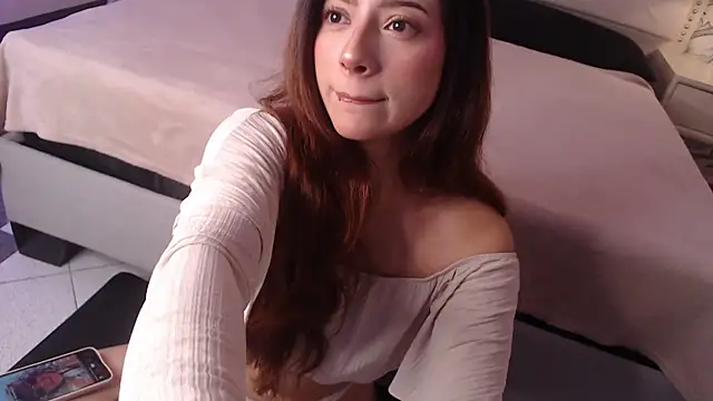 Snapshot of Adrianna5_ chatting on November 2025 11:21:01 AM Adrianna5 online show from November 2025 11:21:01 AM