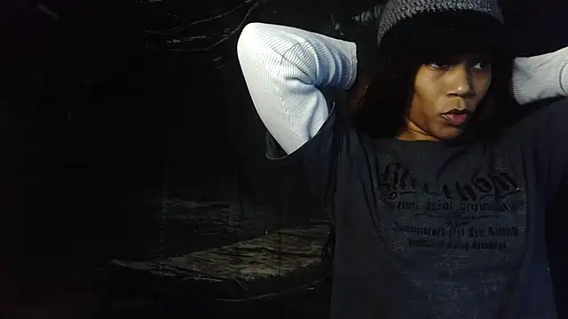 Snapshot of MrsToniTone chatting on October 2025 10:00:01 PM MrsToniTone online show from October 2025 10:00:01 PM