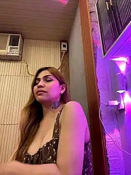 MissFlammarah online show from November 2025 02:16:01 PM