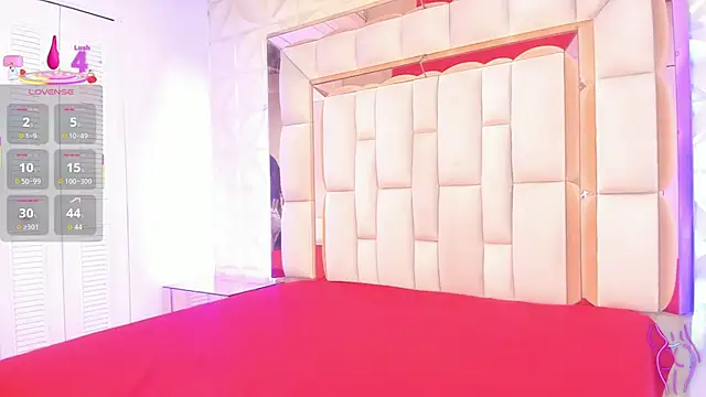 Snapshot of Sarah_Adamss chatting on November 2025 12:22:02 PM Sarah Adamss online show from November 2025 12:22:02 PM