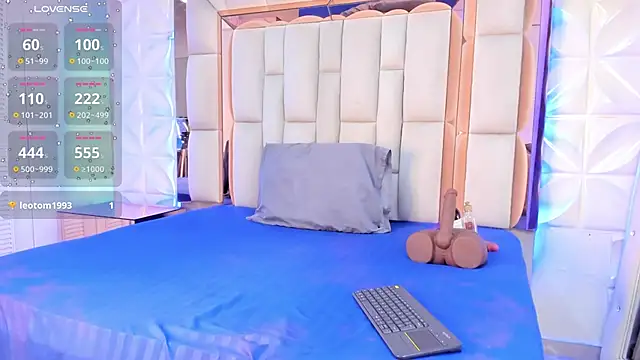 Snapshot of Sarah_Adamss chatting on November 2025 12:19:02 PM Sarah Adamss online show from November 2025 12:19:02 PM