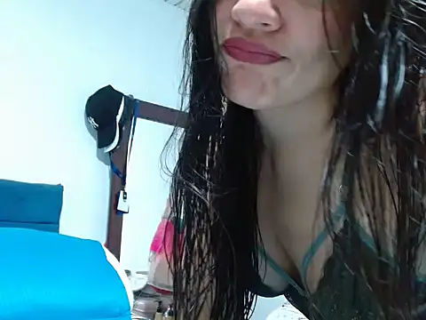 Maira Diaz online show from October 2025 02:17:02 PM