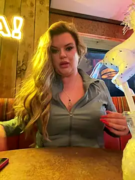 Snapshot of MrsBlazeXX chatting on October 2025 07:36:01 PM MrsBlazeXX online show from October 2025 07:36:01 PM