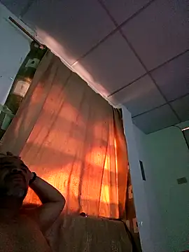 ANTHONYHOTT69 online show from April 2026 10:25:02 PM