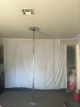 Snapshot of BuzzBunni69 chatting on October 2025 04:04:01 PM BuzzBunni69 online show from October 2025 04:04:01 PM