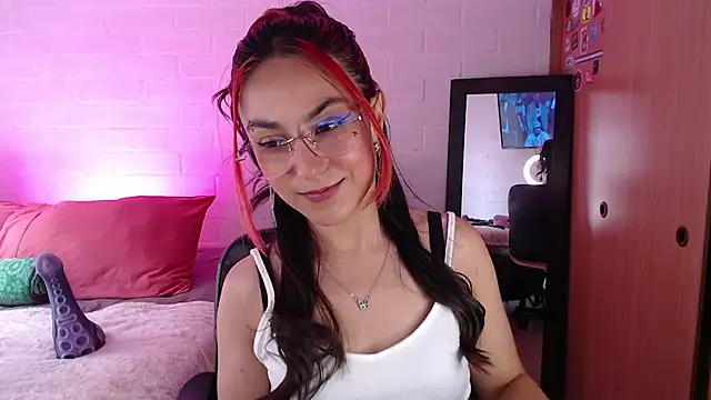 Snapshot of Amy66 chatting on May 2026 04:25:02 PM Amy66 online show from May 2026 04:25:02 PM