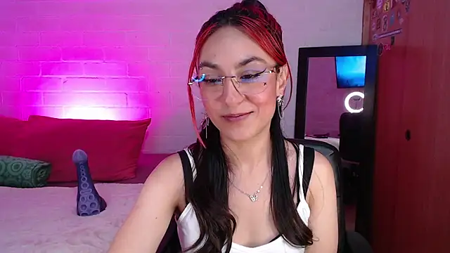 Snapshot of Amy66 chatting on May 2026 04:30:02 AM Amy66 online show from May 2026 04:30:02 AM