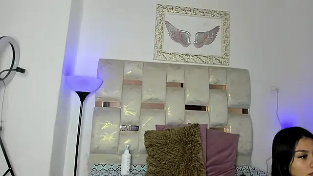 Snapshot of Nyra_18 chatting on November 2025 01:51:02 AM Nyra 18 online show from November 2025 01:51:02 AM