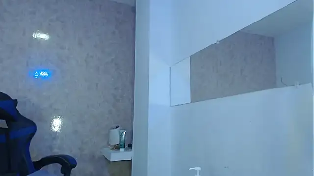 Aaron Foxxx online show from October 2025 01:09:01 PM