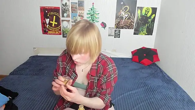 Cattie w  online show from March 2026 01:10:01 AM