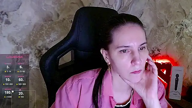 Irwi Tomboy online show from June 2026 02:41:02 PM