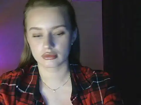 Snapshot of Lorivess chatting on February 2026 09:11:02 PM Lorivess online show from February 2026 09:11:02 PM