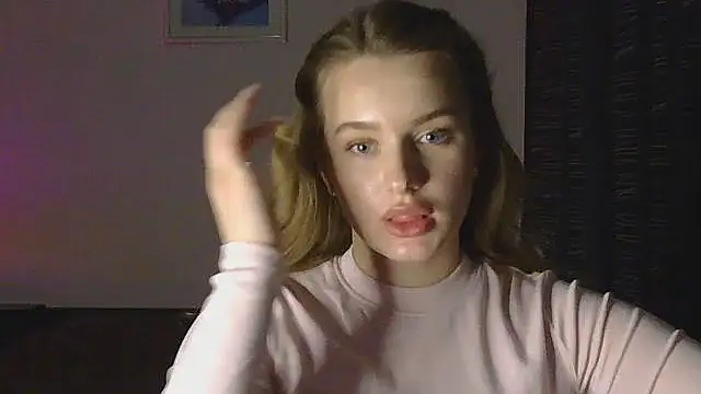 Snapshot of Lorivess chatting on February 2026 07:32:02 PM Lorivess online show from February 2026 07:32:02 PM