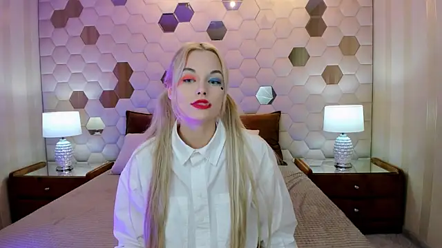 Snapshot of CallMeMargo chatting on September 2025 12:42:02 PM CallMeMargo online show from September 2025 12:42:02 PM