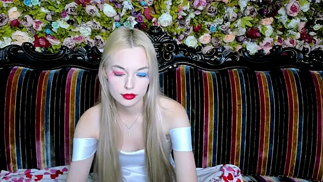 Snapshot of CallMeMargo chatting on October 2025 12:55:02 PM CallMeMargo online show from October 2025 12:55:02 PM