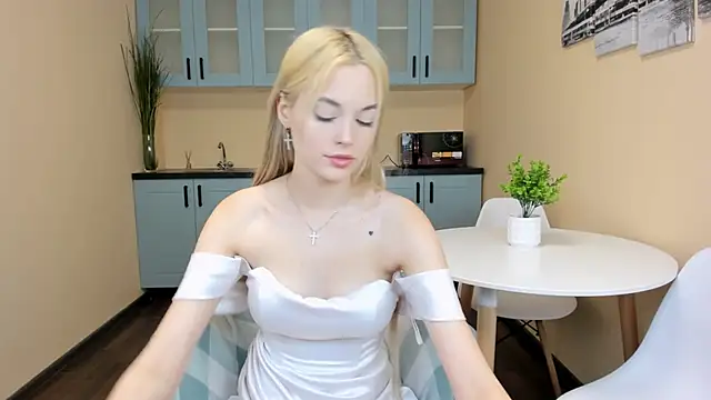 Snapshot of CallMeMargo chatting on October 2025 11:19:01 AM CallMeMargo online show from October 2025 11:19:01 AM