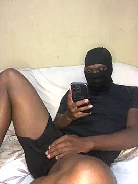 Snapshot of Swazibigmachine chatting on December 2025 04:01:02 PM Swazibigmachine online show from December 2025 04:01:02 PM