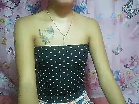 Snapshot of SweetPussie18x chatting on November 2025 11:59:02 PM SweetPussie18x online show from November 2025 11:59:02 PM