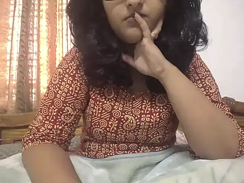 Snapshot of reena_12 chatting on November 2025 10:05:01 AM reena 12 online show from November 2025 10:05:01 AM